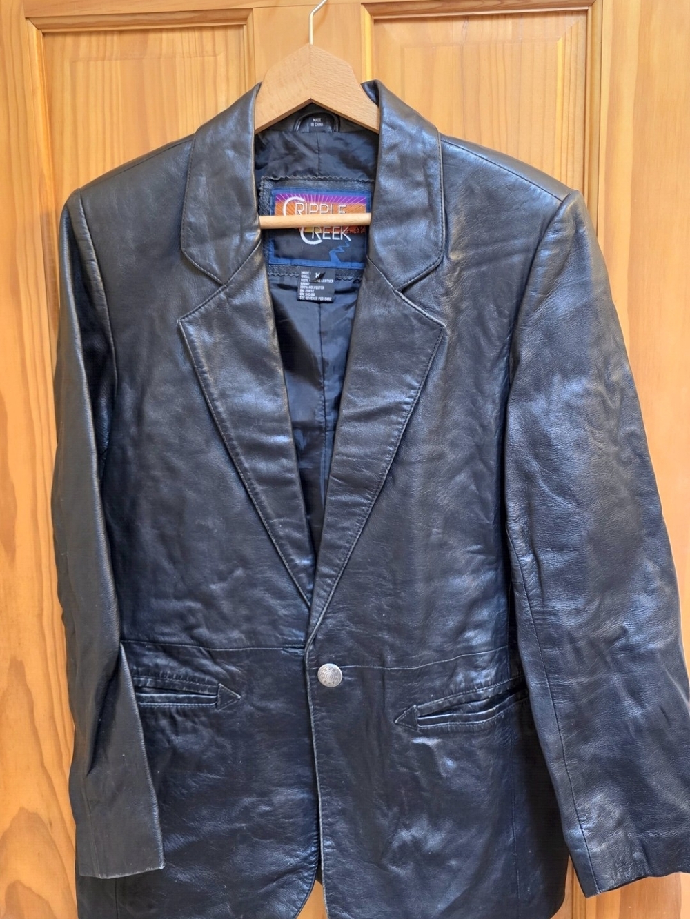 Cripple Creek Women’s Black Leather Blazer